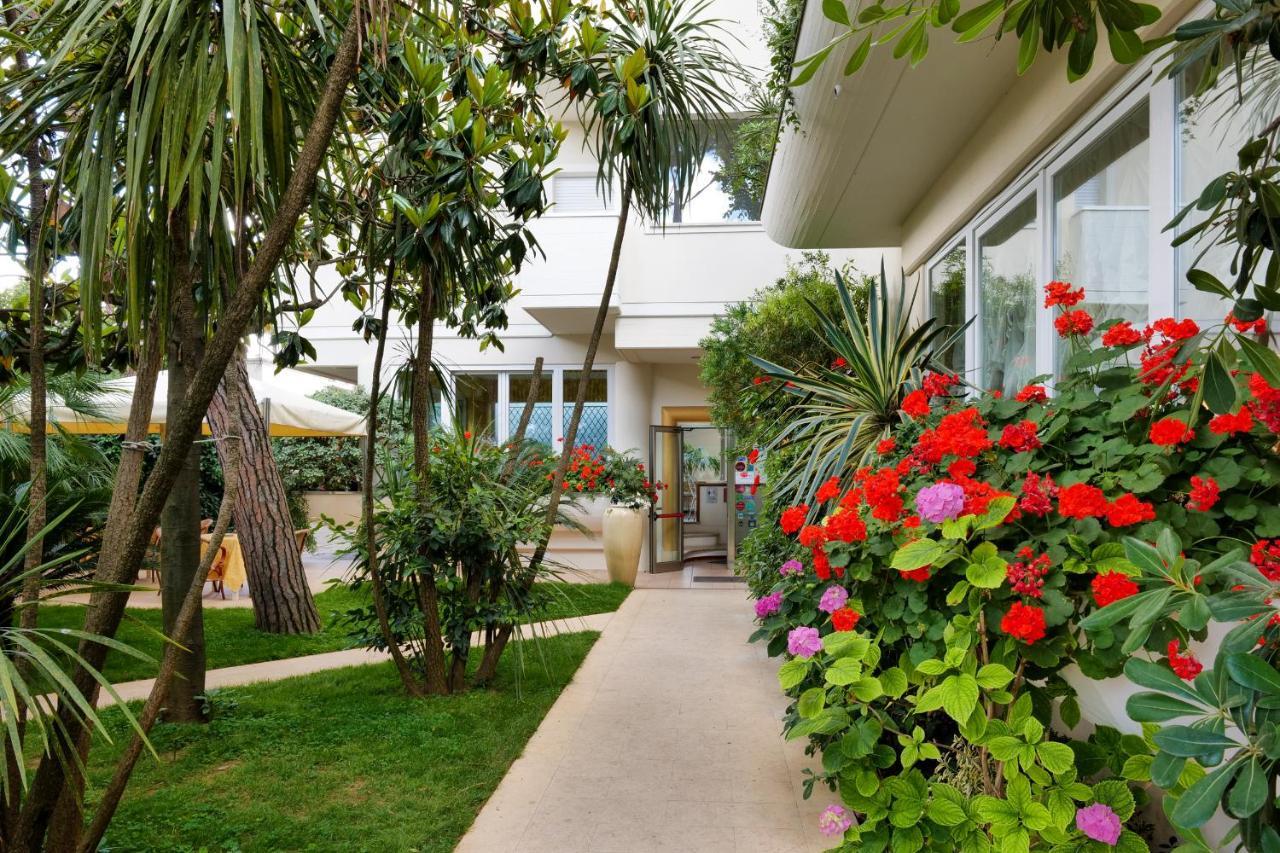 Hotel Sylvia Lido di Camaiore Exterior foto
